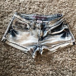Hydraulic jean shorts